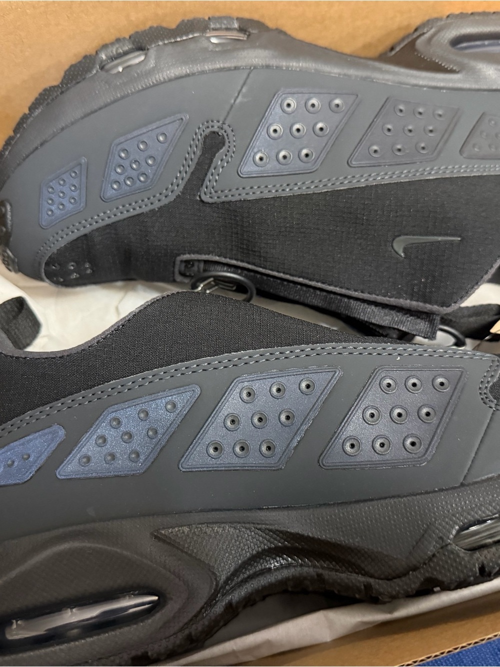 Women’s Nike air max sndr gore-Tex shoes size 9 brand new black GTX shoes - Picture 3 of 11